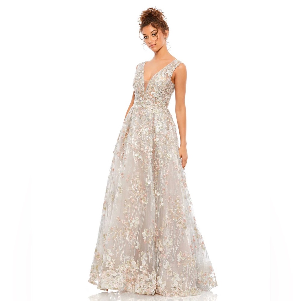 NWT MAC DUGGAL FLORAL EMBROIDERED ILLUSION V-NECK GOWN DRESS 20131 SIZE 12